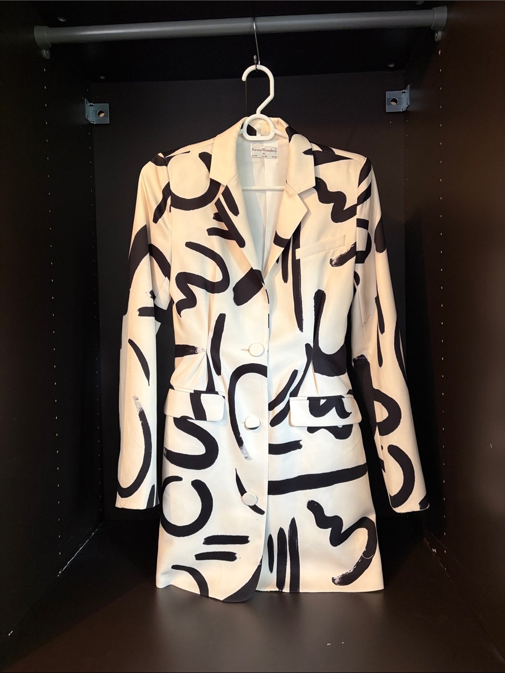 Abstract Black & White Long Sleeve Dress Blazer - Woman